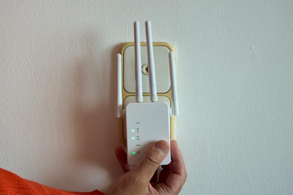 Opticover Wifi Extender Access Point